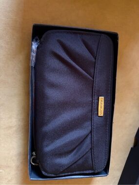 Travelon Black Zippered Travel Wallet